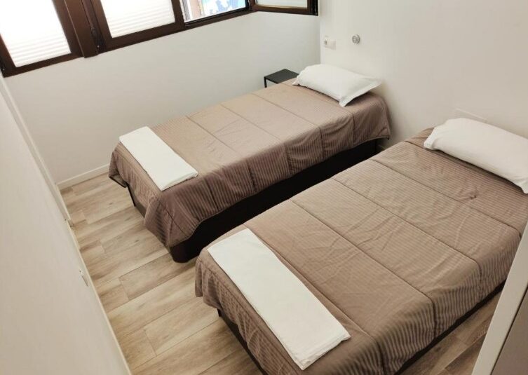 Habitación Doble con baño privado - 2 camas Habitación Doble con baño privado - 2 camas