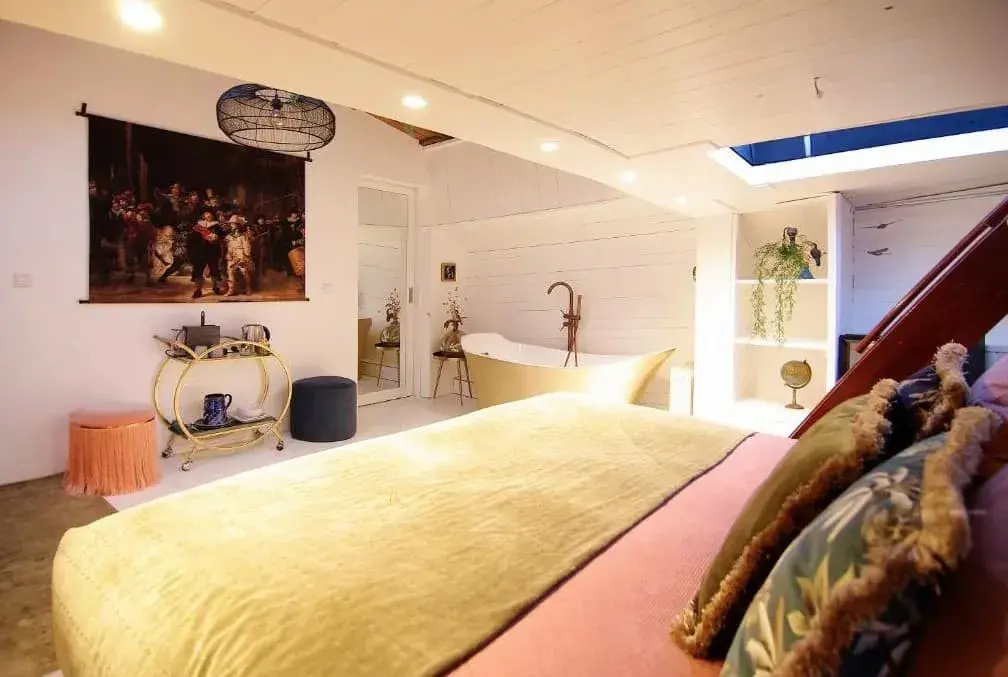 Najade Eco Houseboat exterior on the Houthavens waterfront