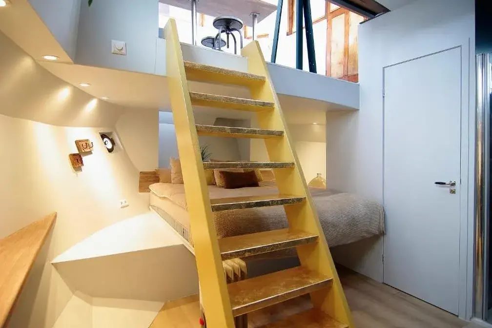 Interior room of Najade Eco Houseboat Amsterdam